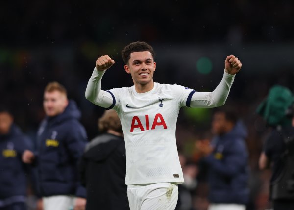 配资114 转会费3500万! 天空: 水晶宫即将签下布伦南·约翰逊, 注册时间紧